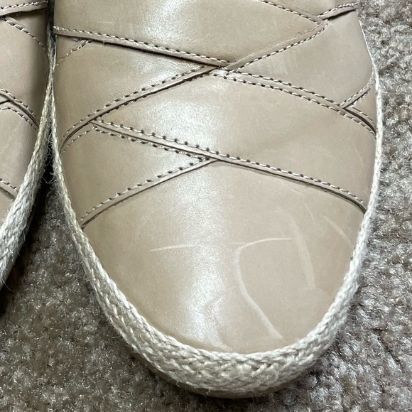 CLARK DANELLY SHINE SAND LEATHER SLIP-ON FLATS. NEW WITHOUT BOX. SIZE 11W - Picture 7 of 7